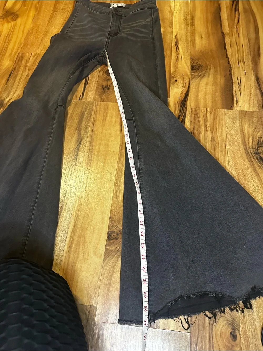 Free People Black Super Flare Bell Bottom Jeans Women’s 25 Raw Hem Stretch Boho